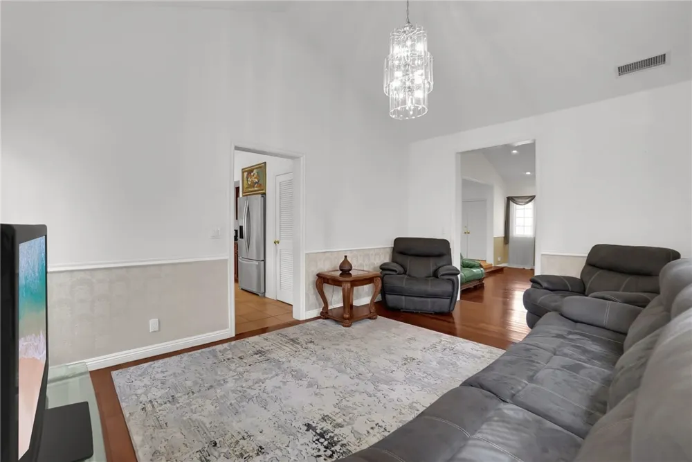 15129 Otsego Street Sherman Oaks, CA 91403