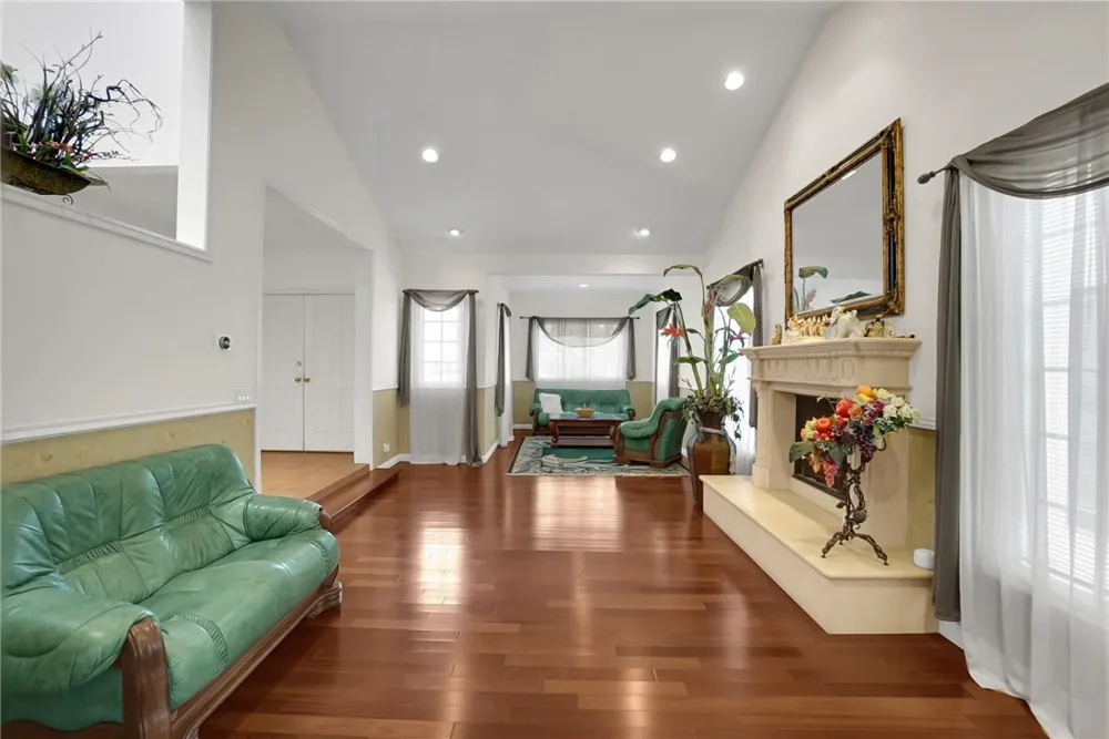 15129 Otsego Street Sherman Oaks, CA 91403