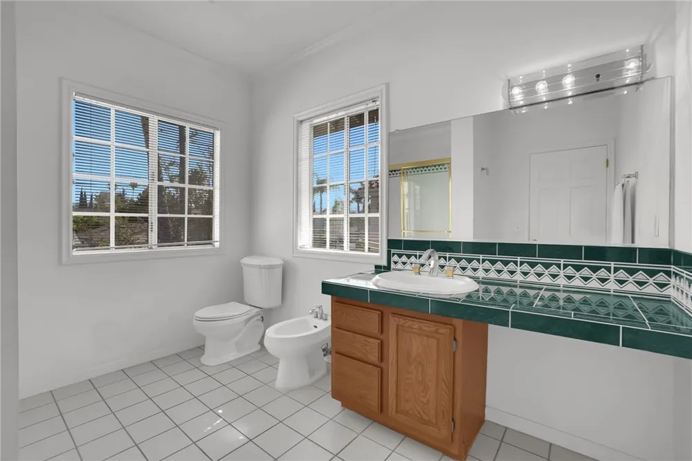 15129 Otsego Street Sherman Oaks, CA 91403