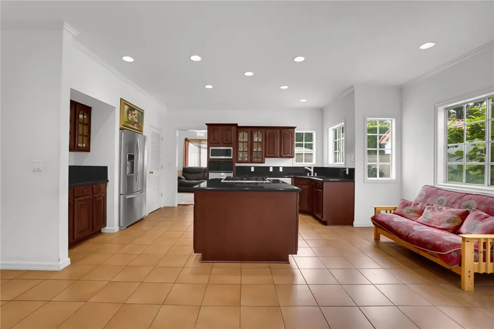 15129 Otsego Street Sherman Oaks, CA 91403