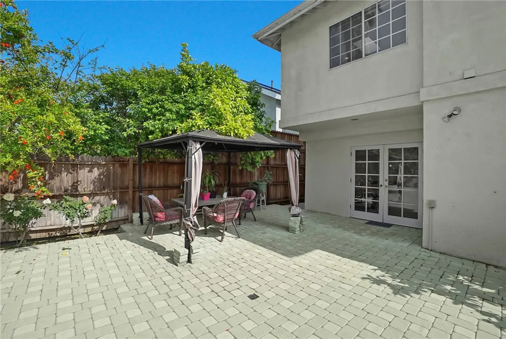 15129 Otsego Street Sherman Oaks, CA 91403