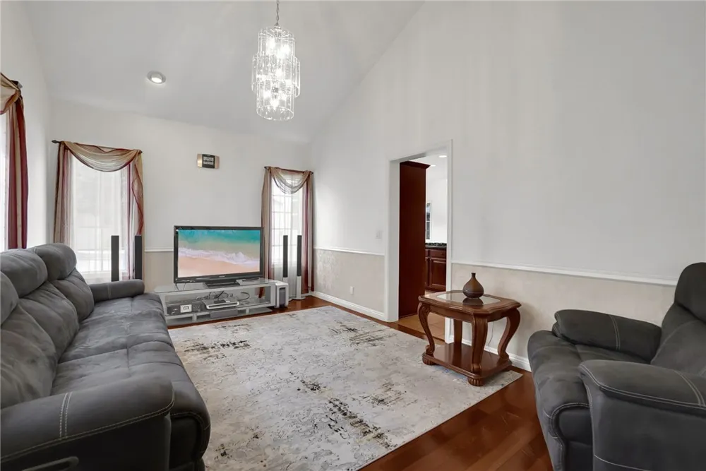 15129 Otsego Street Sherman Oaks, CA 91403