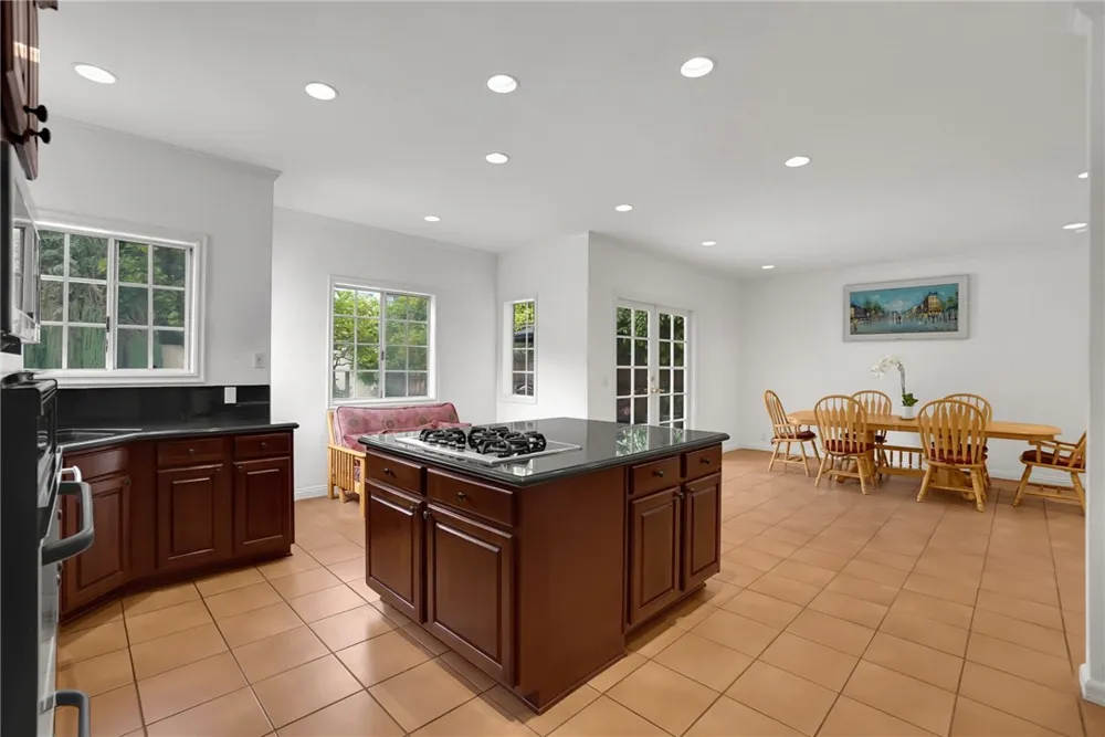 15129 Otsego Street Sherman Oaks, CA 91403