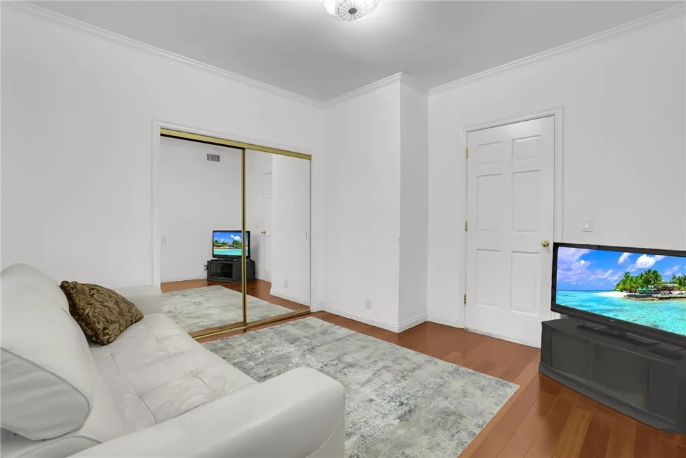 15129 Otsego Street Sherman Oaks, CA 91403
