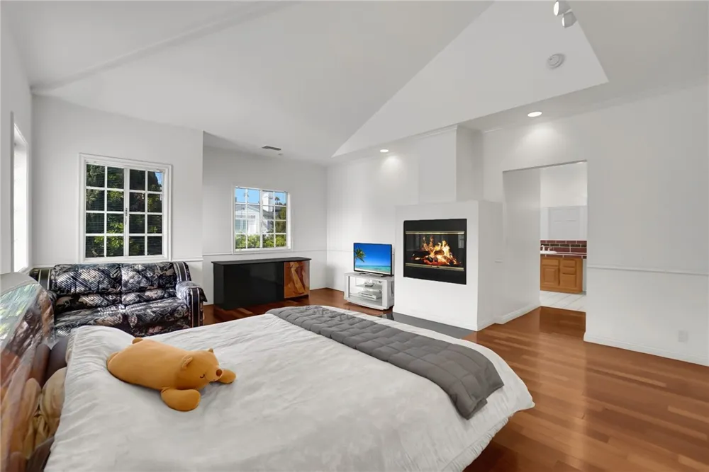 15129 Otsego Street Sherman Oaks, CA 91403