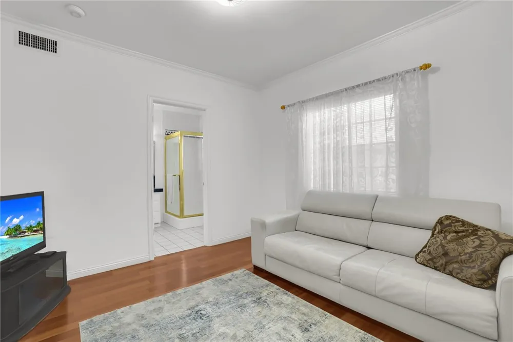15129 Otsego Street Sherman Oaks, CA 91403