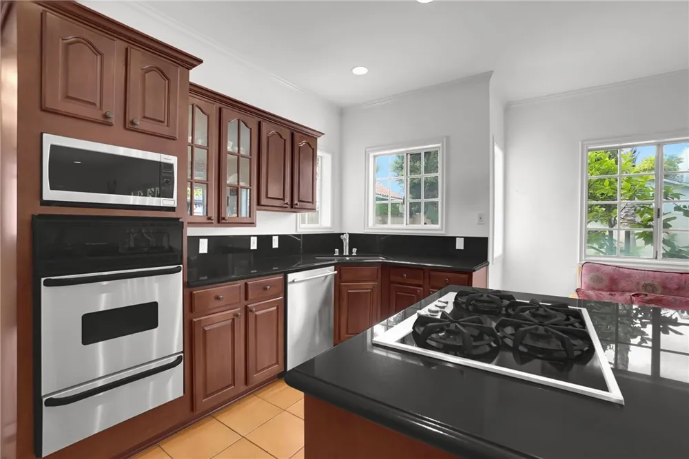 15129 Otsego Street Sherman Oaks, CA 91403