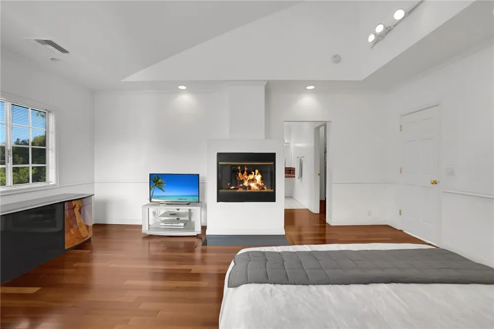 15129 Otsego Street Sherman Oaks, CA 91403