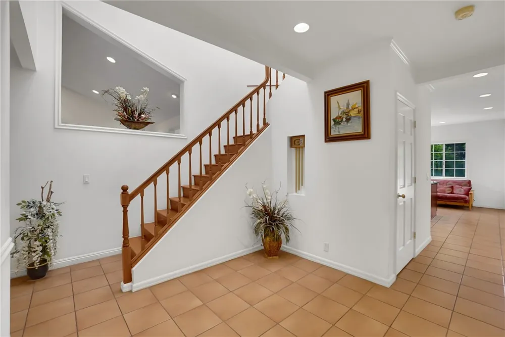 15129 Otsego Street Sherman Oaks, CA 91403