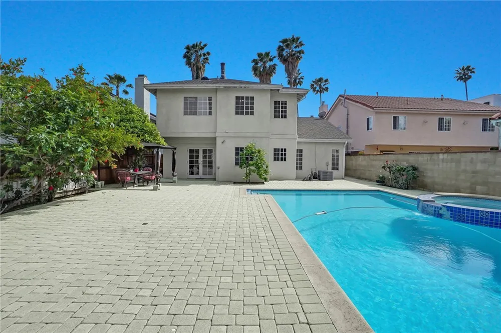 15129 Otsego Street Sherman Oaks, CA 91403