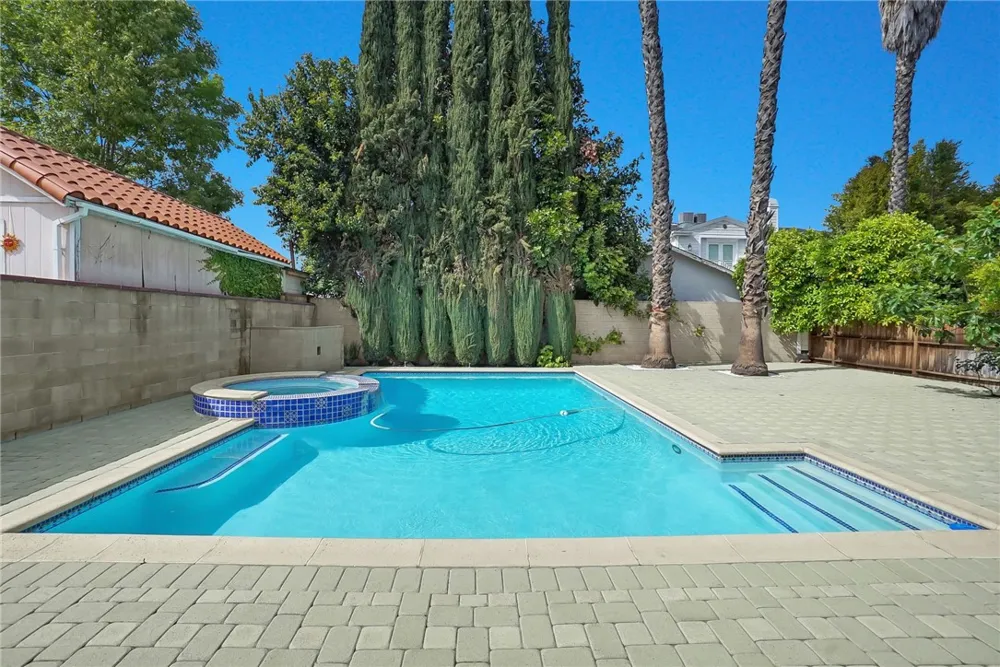 15129 Otsego Street Sherman Oaks, CA 91403