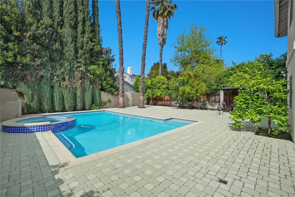 15129 Otsego Street Sherman Oaks, CA 91403
