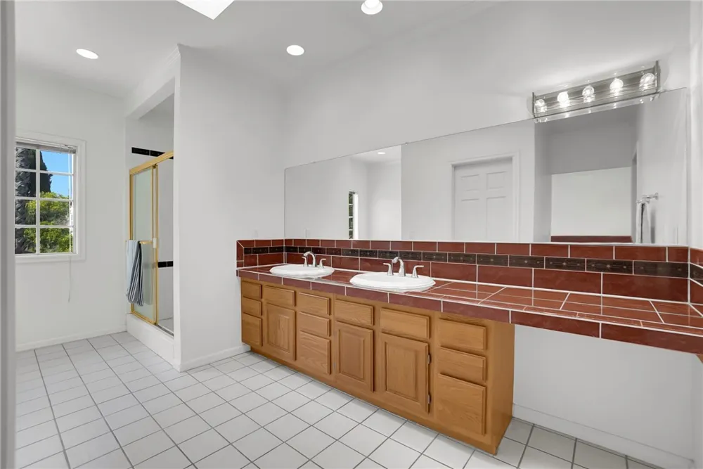 15129 Otsego Street Sherman Oaks, CA 91403