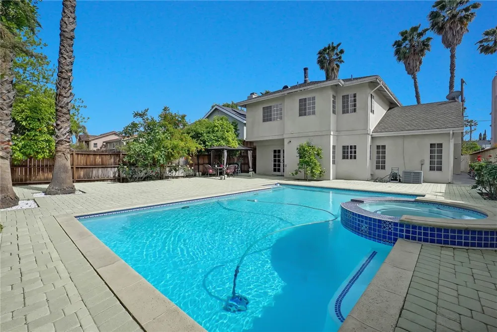 15129 Otsego Street Sherman Oaks, CA 91403