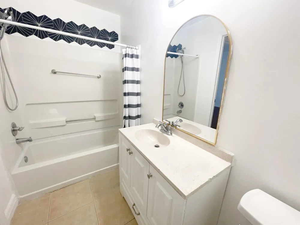 815 W Boynton Beach Boulevard W #4-102 Boynton Beach, FL 33426