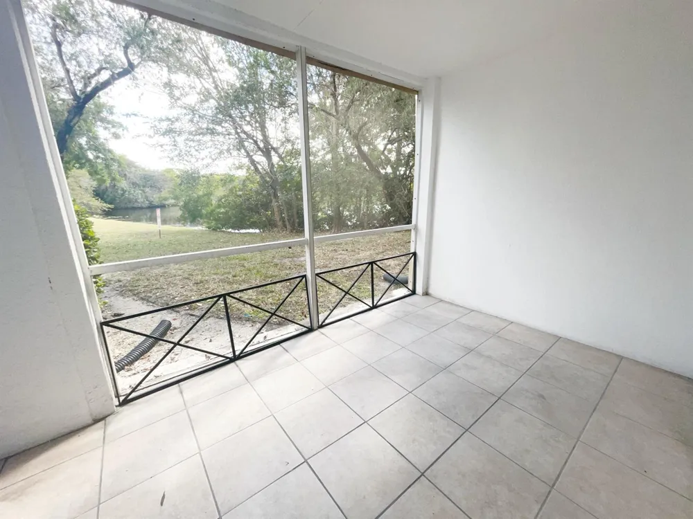 815 W Boynton Beach Boulevard W #4-102 Boynton Beach, FL 33426