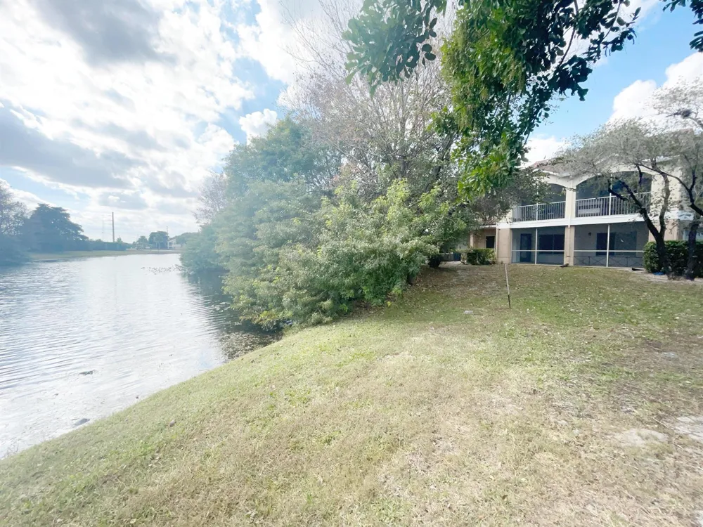 815 W Boynton Beach Boulevard W #4-102 Boynton Beach, FL 33426