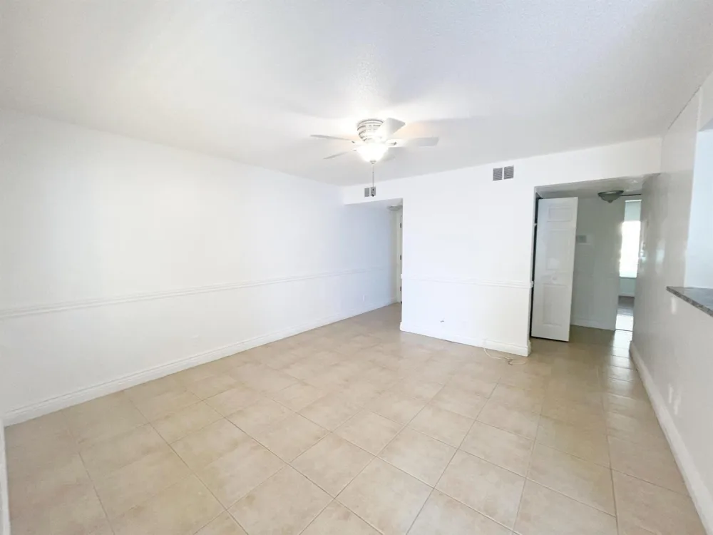 815 W Boynton Beach Boulevard W #4-102 Boynton Beach, FL 33426