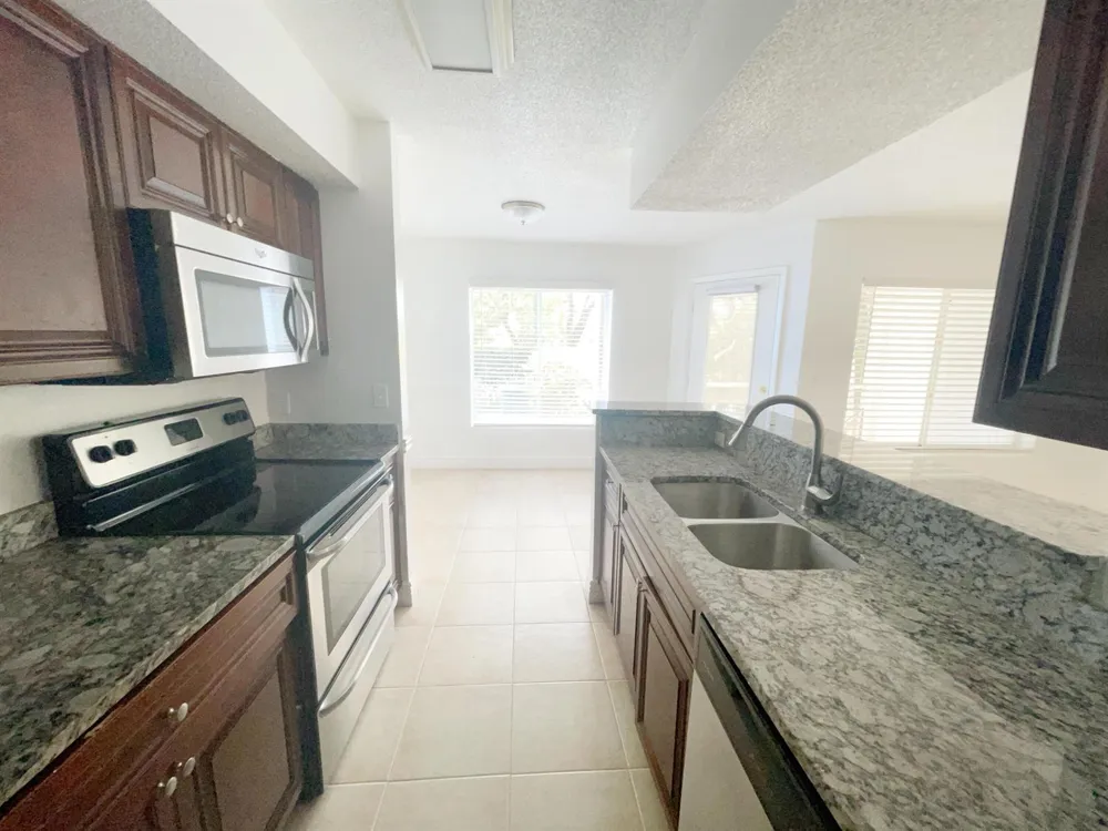 815 W Boynton Beach Boulevard W #4-102 Boynton Beach, FL 33426