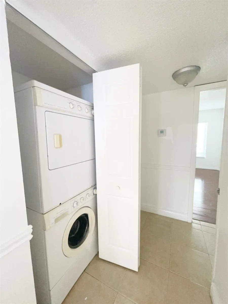 815 W Boynton Beach Boulevard W #4-102 Boynton Beach, FL 33426