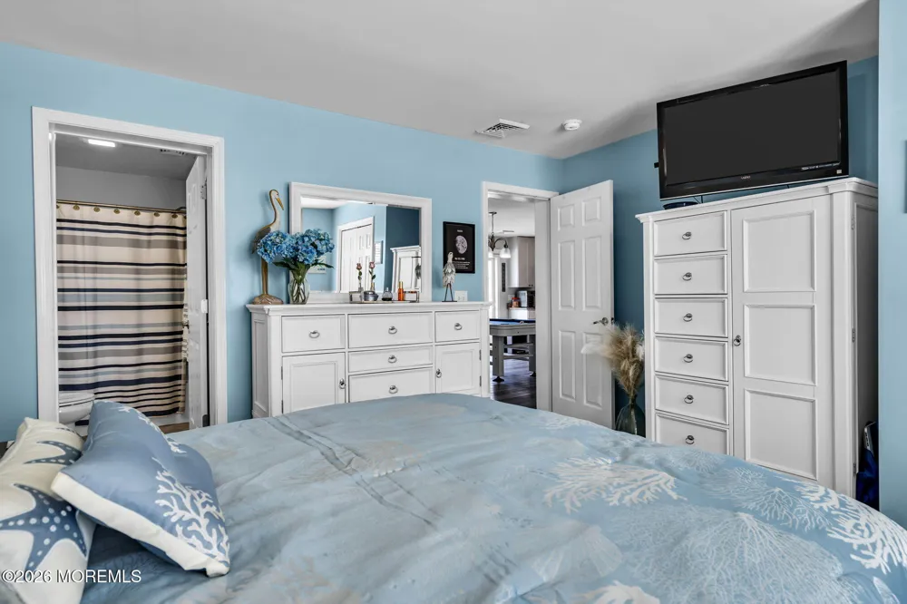 48 Albert Drive Manahawkin, NJ 08050