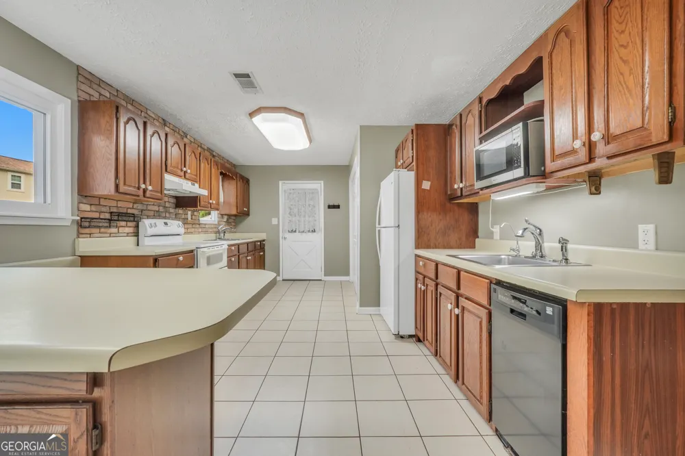 122 E Knight RD McDonough, GA 30252