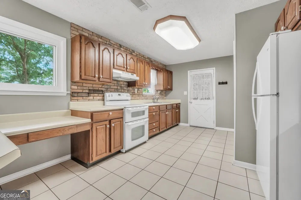 122 E Knight RD McDonough, GA 30252