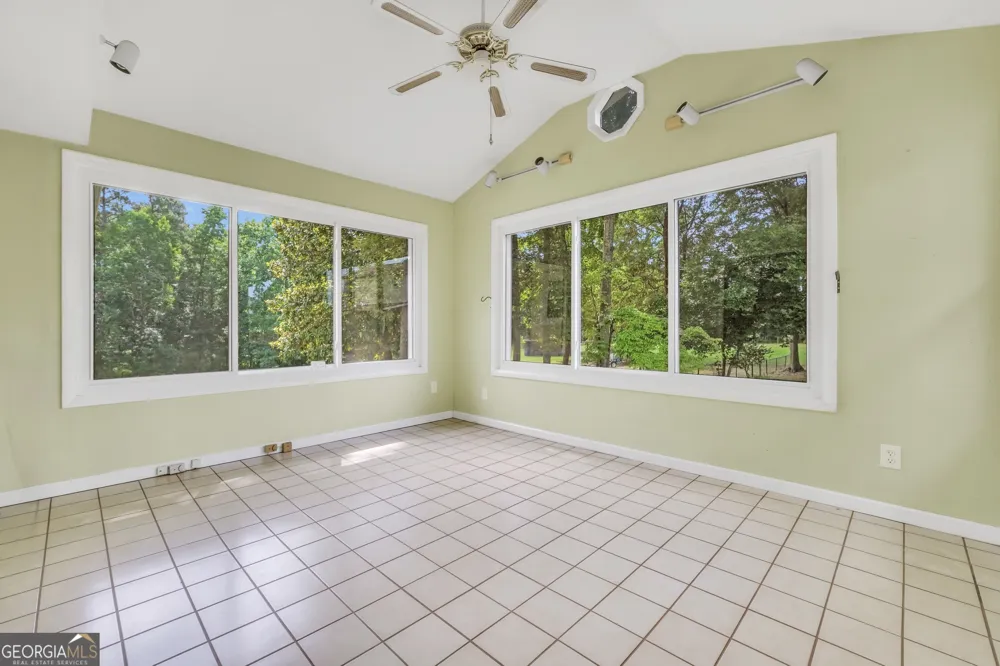 122 E Knight RD McDonough, GA 30252