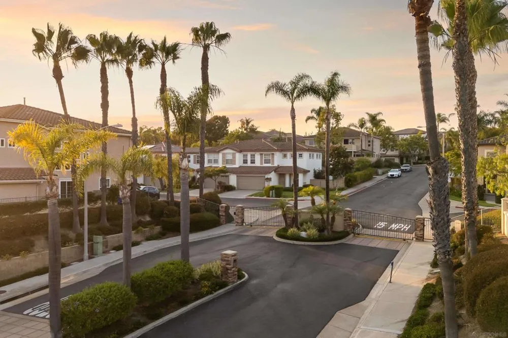 6442 Kinglet Way Carlsbad, CA 92011