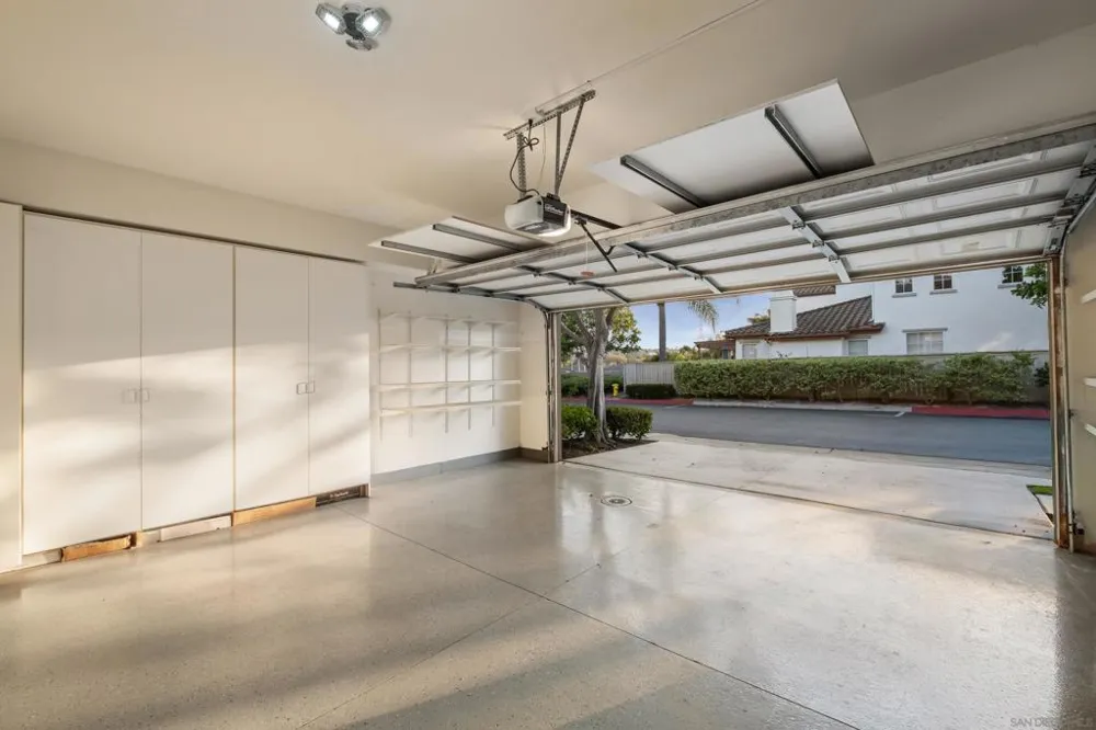 6442 Kinglet Way Carlsbad, CA 92011