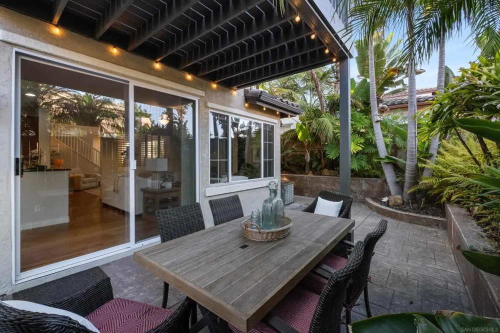 6442 Kinglet Way Carlsbad, CA 92011