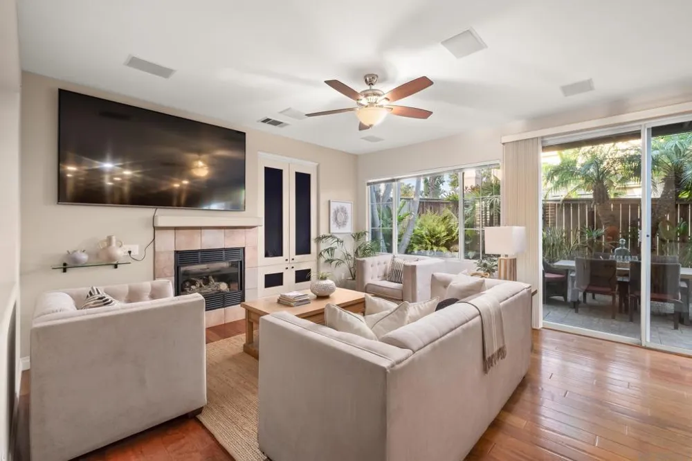 6442 Kinglet Way Carlsbad, CA 92011