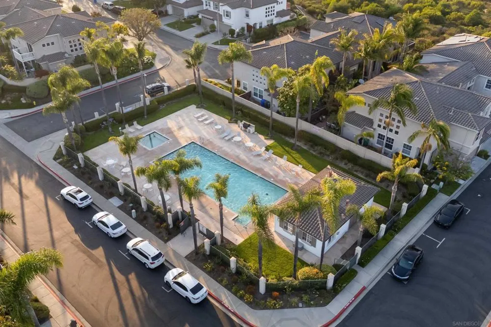 6442 Kinglet Way Carlsbad, CA 92011