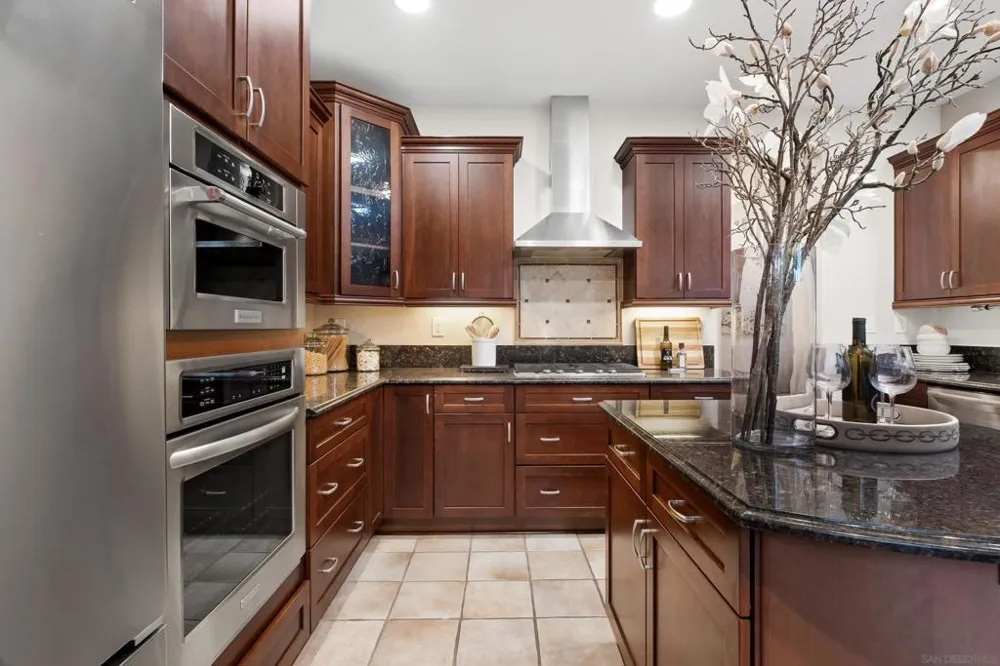 6442 Kinglet Way Carlsbad, CA 92011