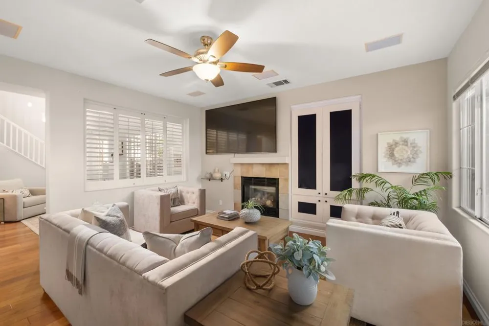6442 Kinglet Way Carlsbad, CA 92011