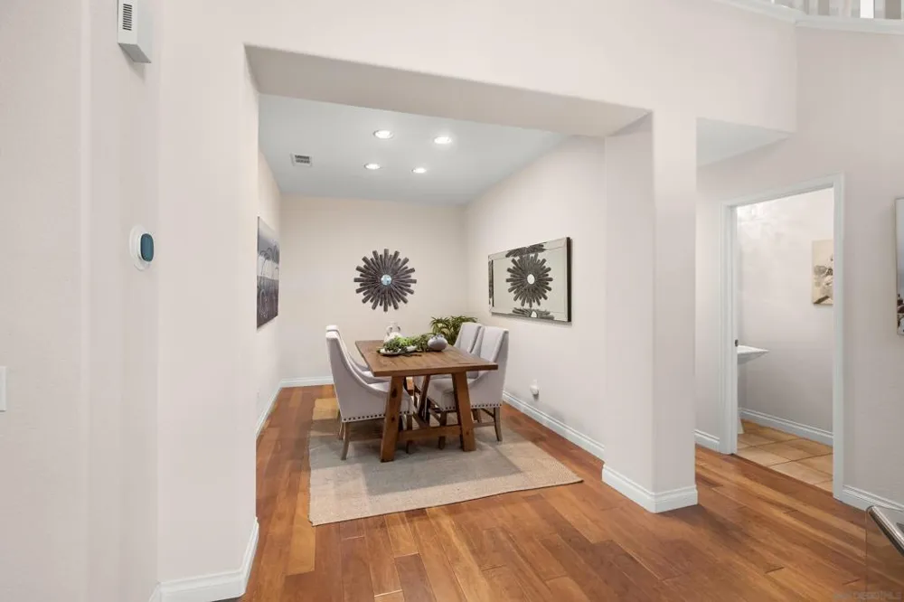 6442 Kinglet Way Carlsbad, CA 92011