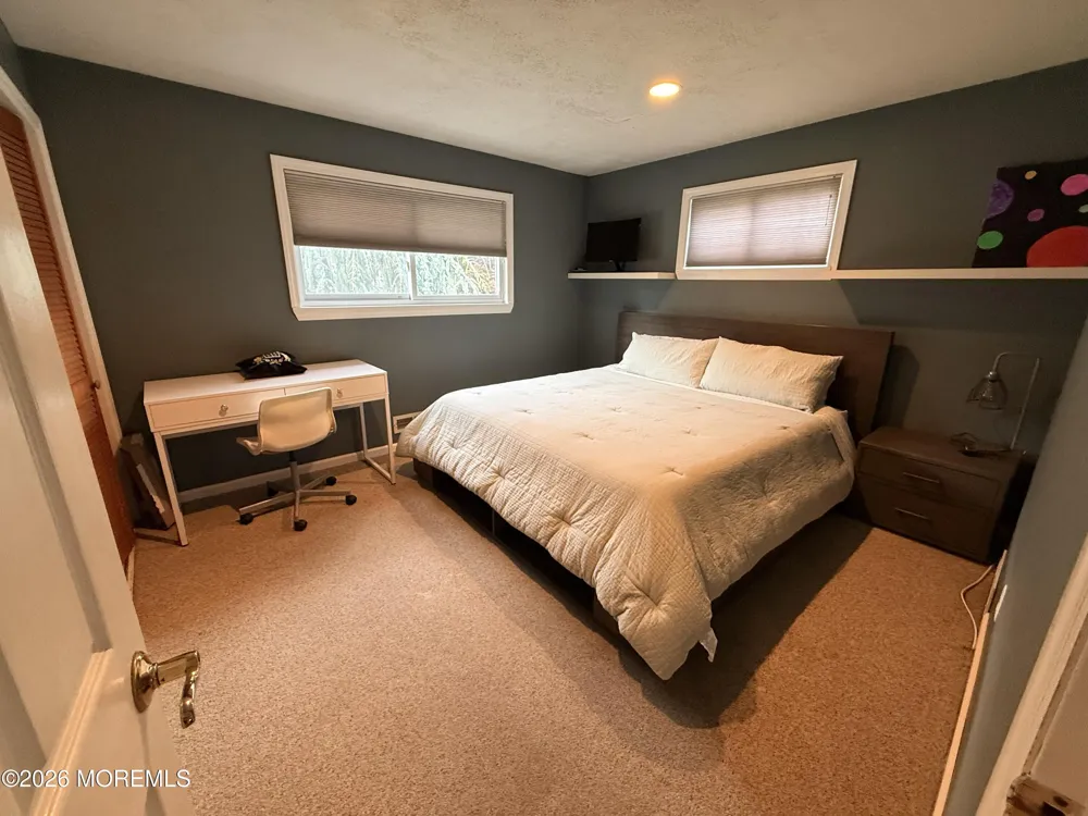 7 Carole Drive Oakhurst, NJ 07755