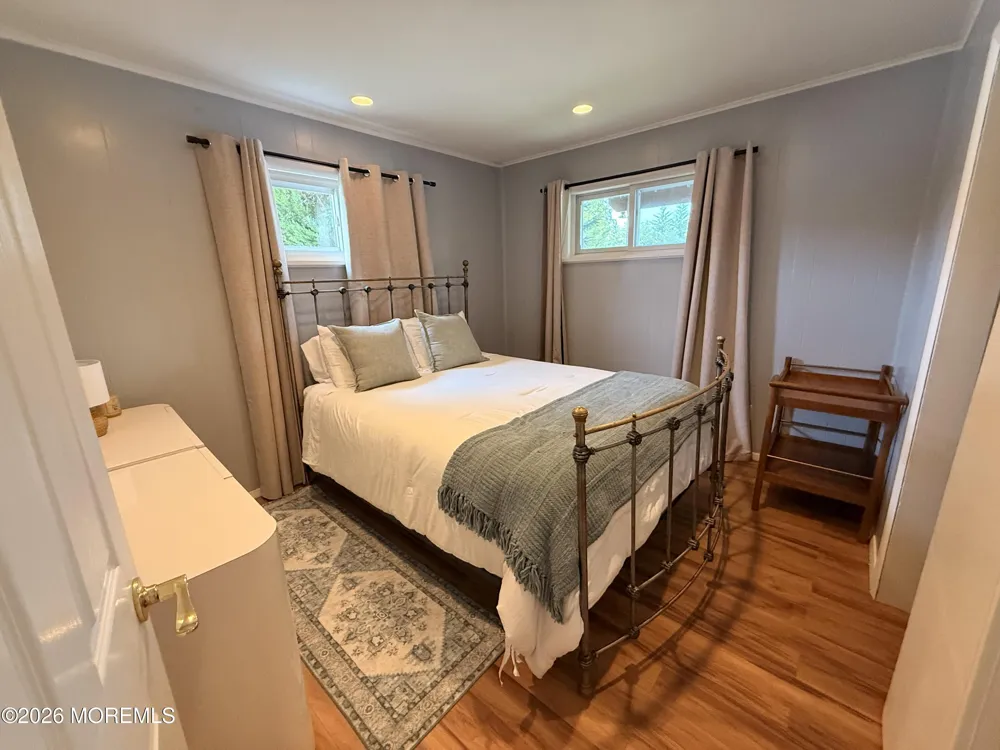 7 Carole Drive Oakhurst, NJ 07755