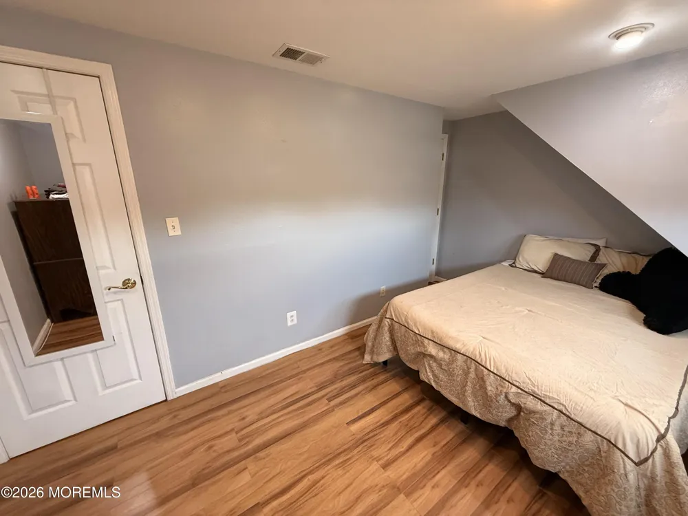 7 Carole Drive Oakhurst, NJ 07755