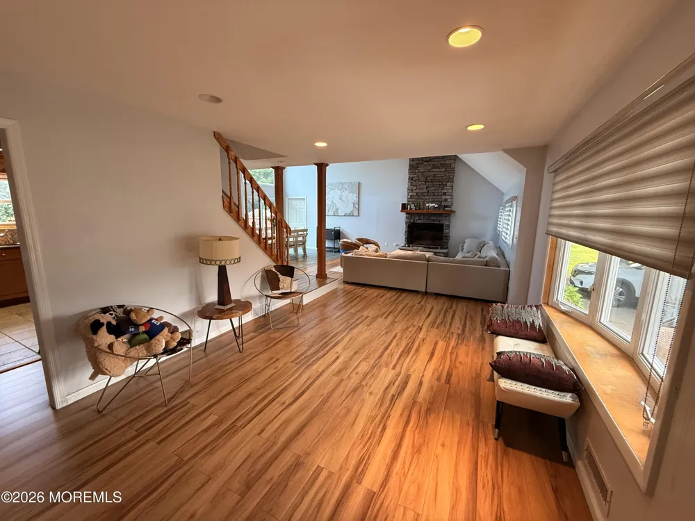 7 Carole Drive Oakhurst, NJ 07755