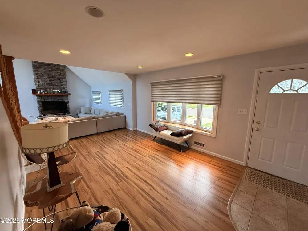 7 Carole Drive Oakhurst, NJ 07755