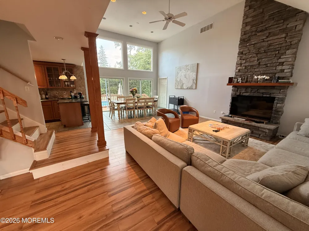 7 Carole Drive Oakhurst, NJ 07755