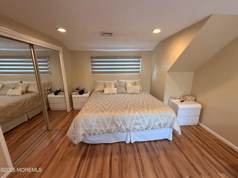 7 Carole Drive Oakhurst, NJ 07755