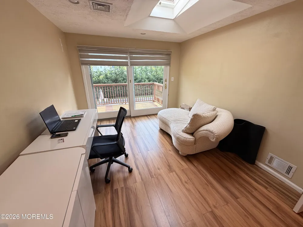 7 Carole Drive Oakhurst, NJ 07755