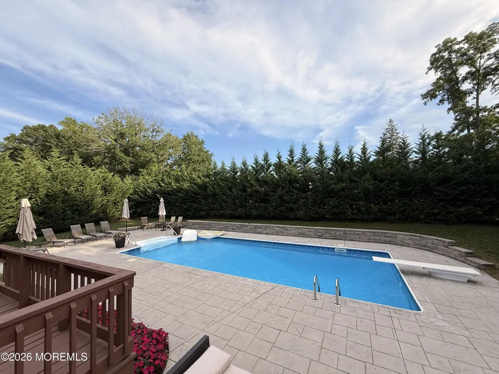 7 Carole Drive Oakhurst, NJ 07755