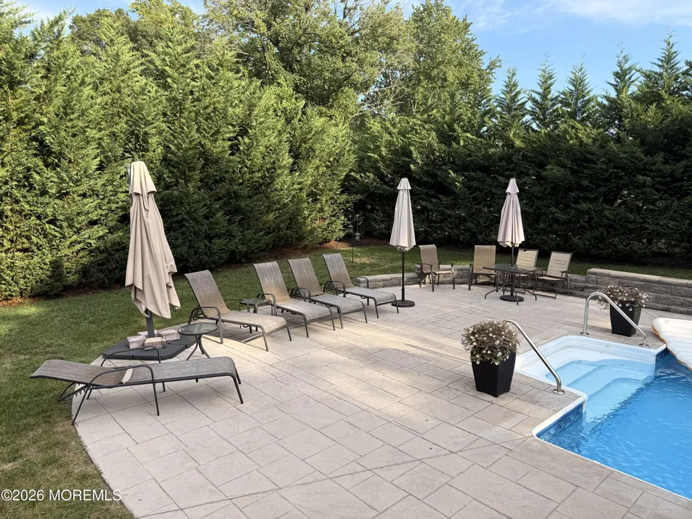 7 Carole Drive Oakhurst, NJ 07755