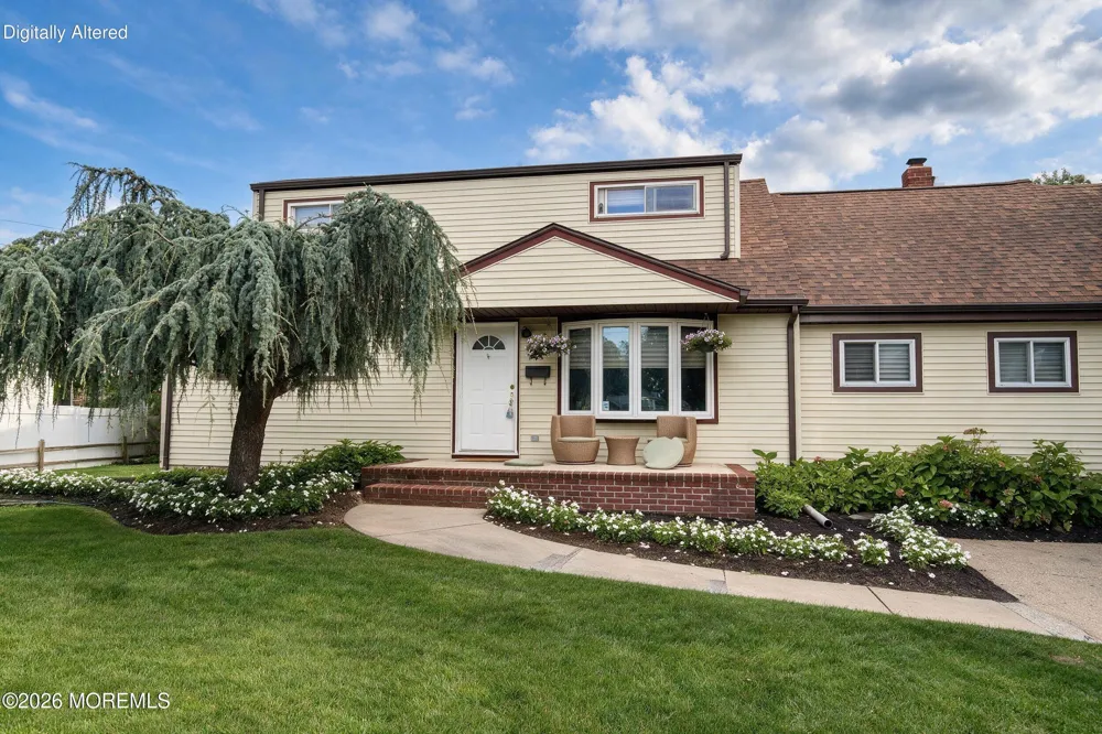 7 Carole Drive Oakhurst, NJ 07755