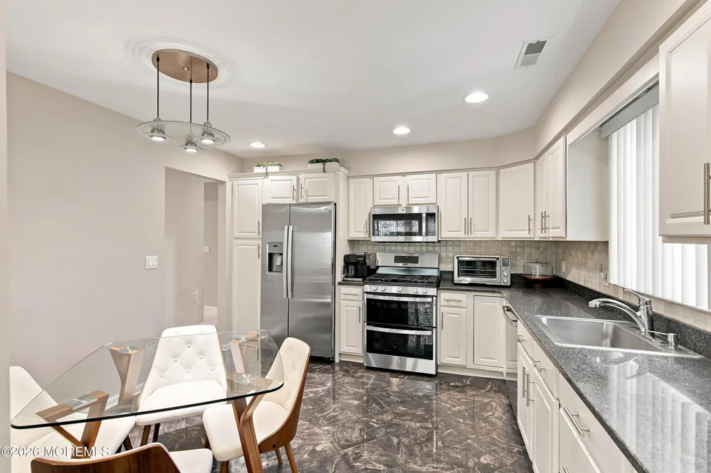 64 Merion Lane Jackson, NJ 08527