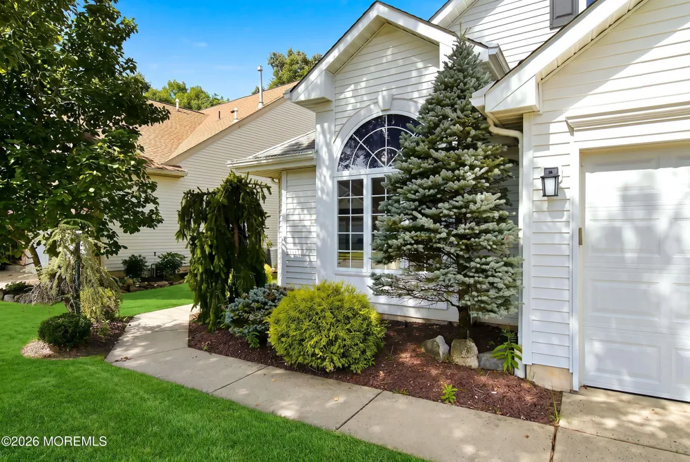 64 Merion Lane Jackson, NJ 08527
