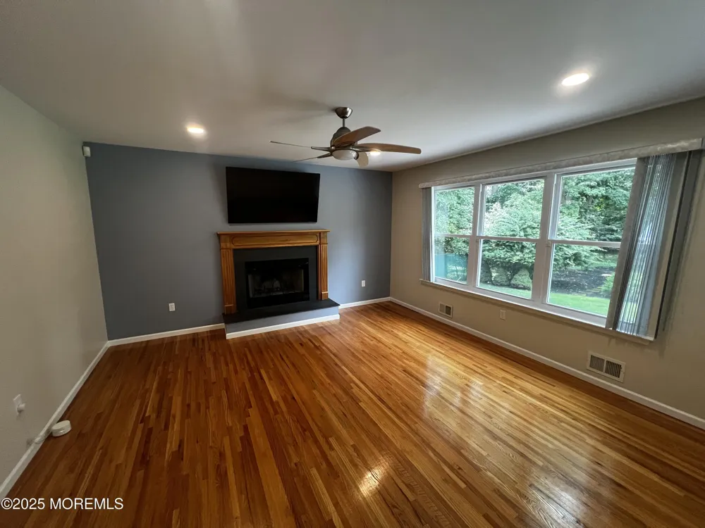 1624 Melville Street Oakhurst, NJ 07755